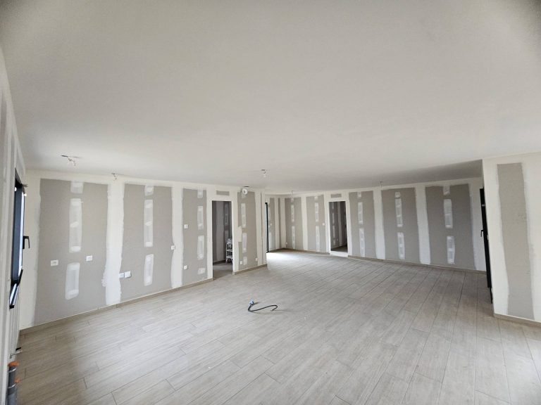Ratissages a l'enduit fin des plafonds à Rouen